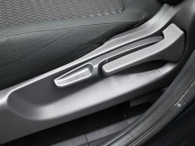 Vehicle image 27 of 48