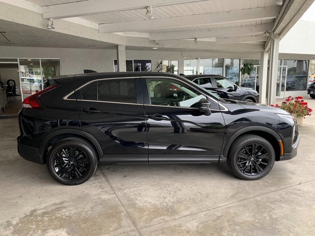Vehicle image 4 of 22