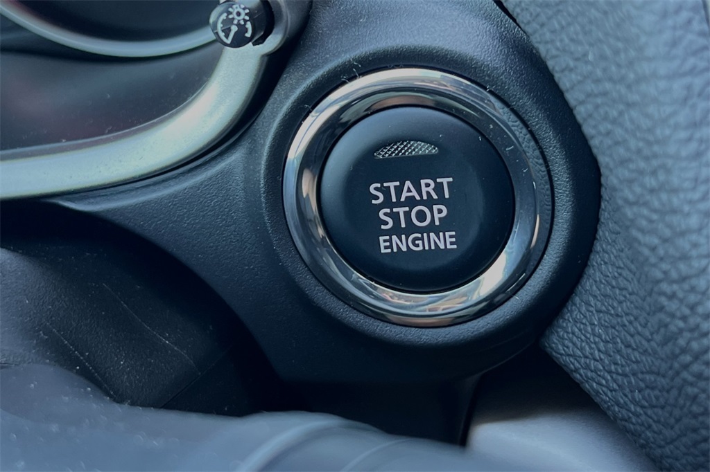 Vehicle image 25 of 29