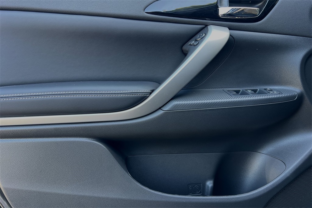 Vehicle image 13 of 29