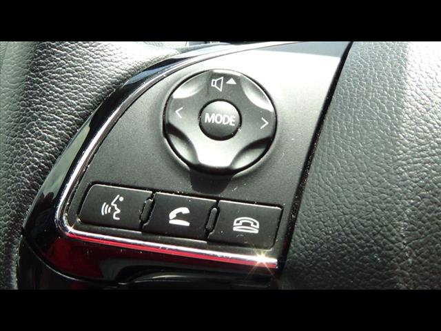 Vehicle image 25 of 35