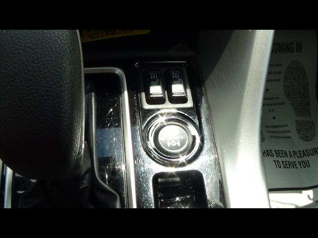 Vehicle image 33 of 35