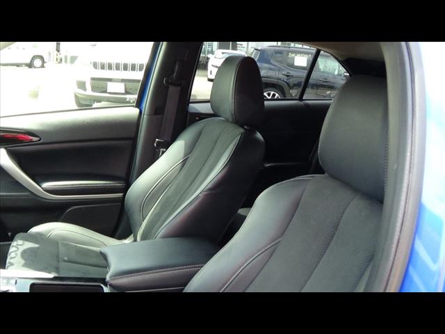 Vehicle image 21 of 35