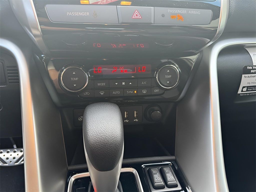 Vehicle image 13 of 25