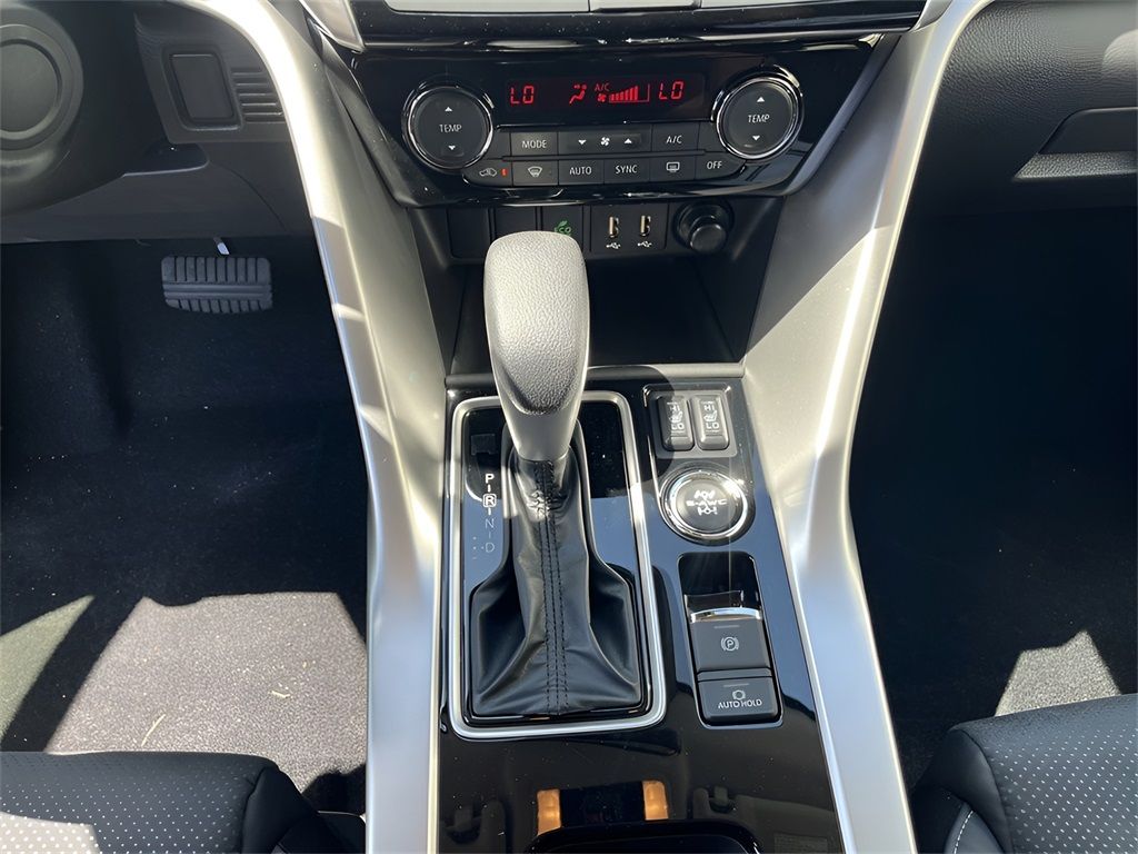 Vehicle image 14 of 25