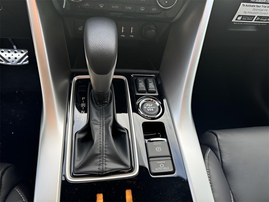 Vehicle image 15 of 25