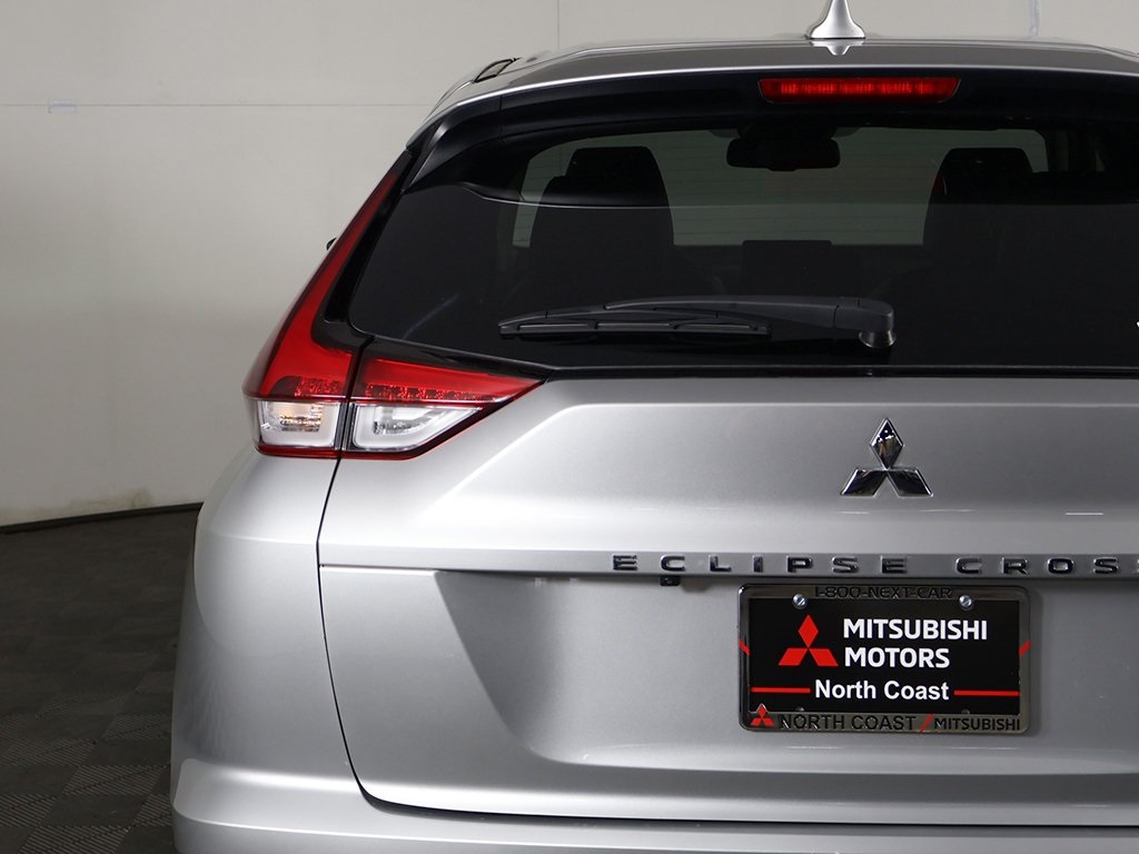 Vehicle image 12 of 52
