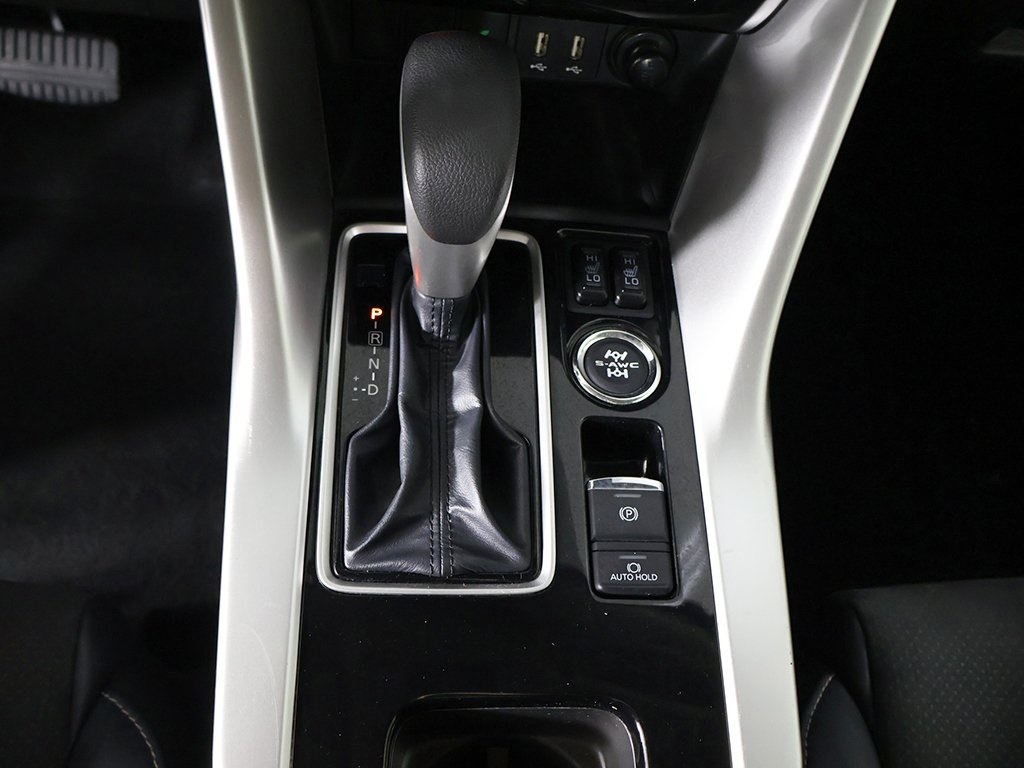 Vehicle image 33 of 52