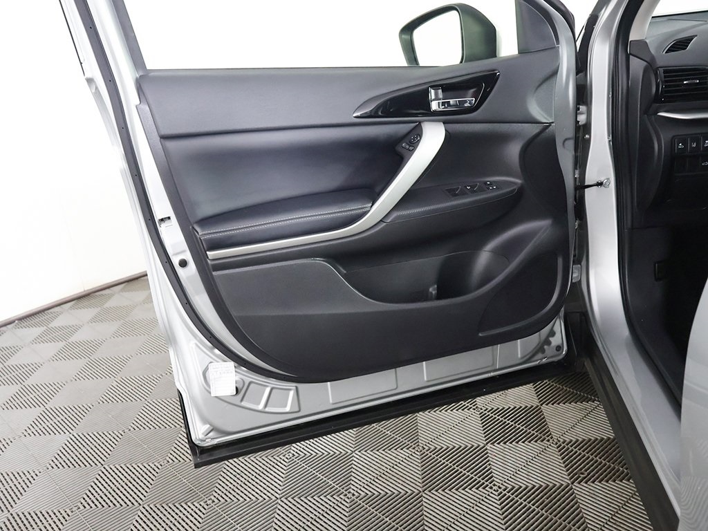 Vehicle image 36 of 52