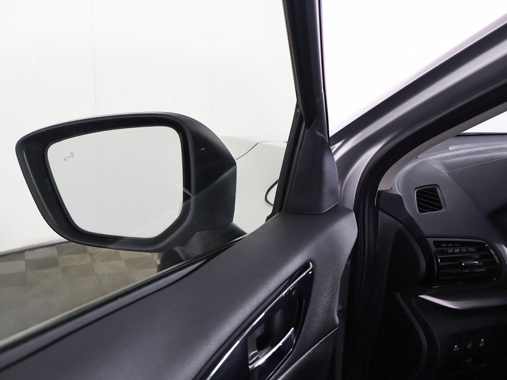 Vehicle image 23 of 52