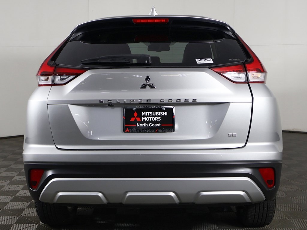 Vehicle image 10 of 52
