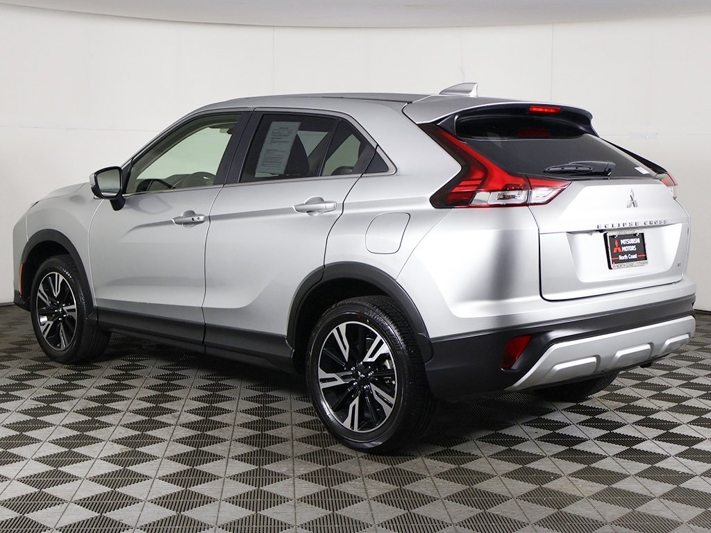 Vehicle image 13 of 52