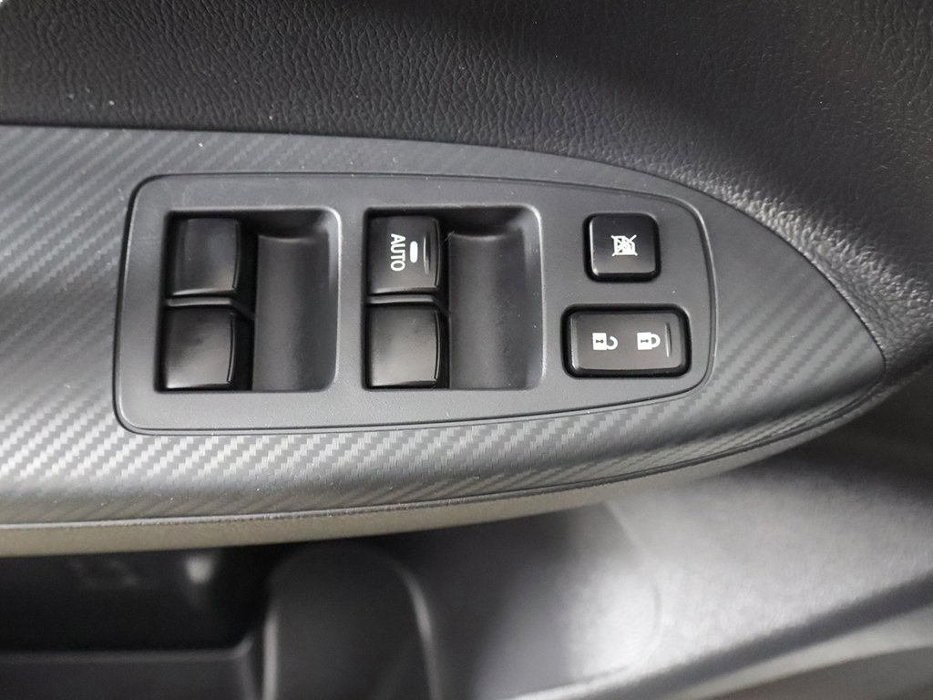 Vehicle image 37 of 52