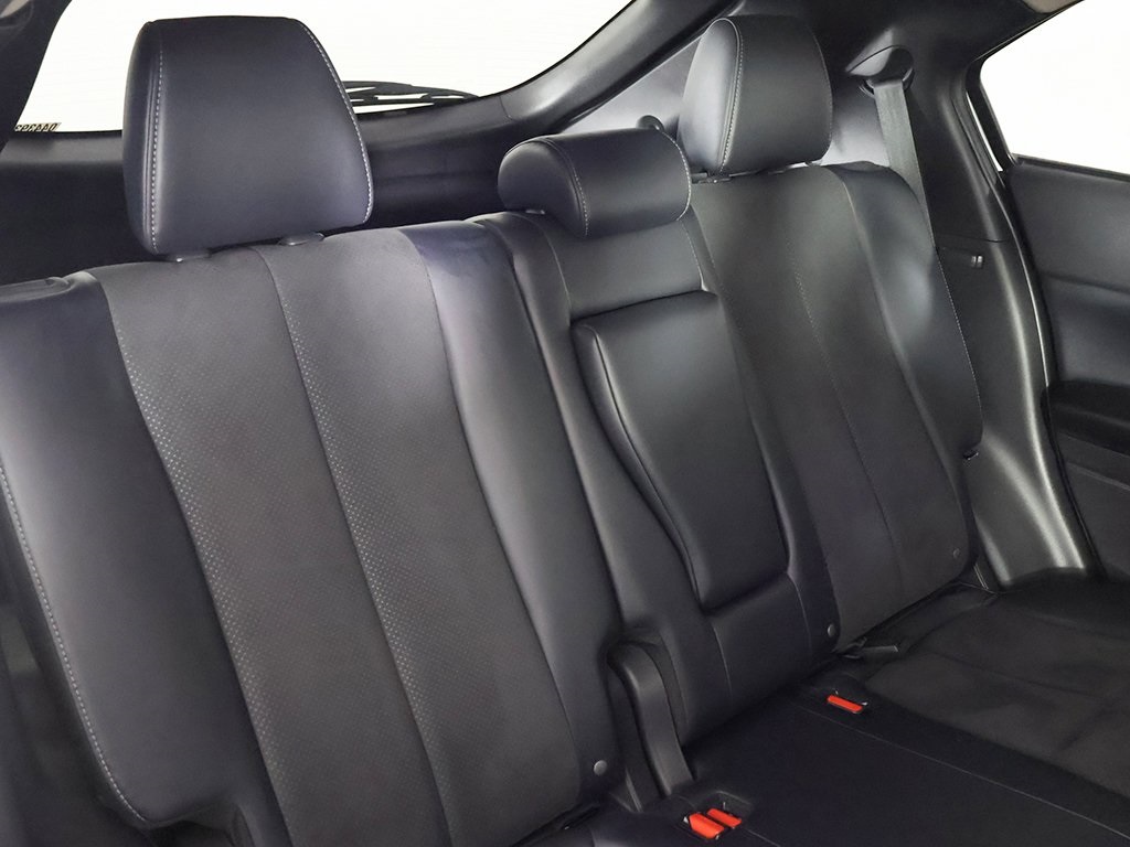 Vehicle image 17 of 52