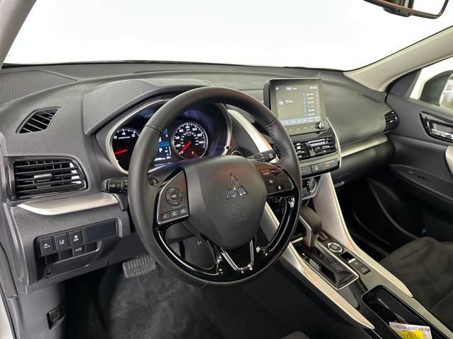 Vehicle image 13 of 27