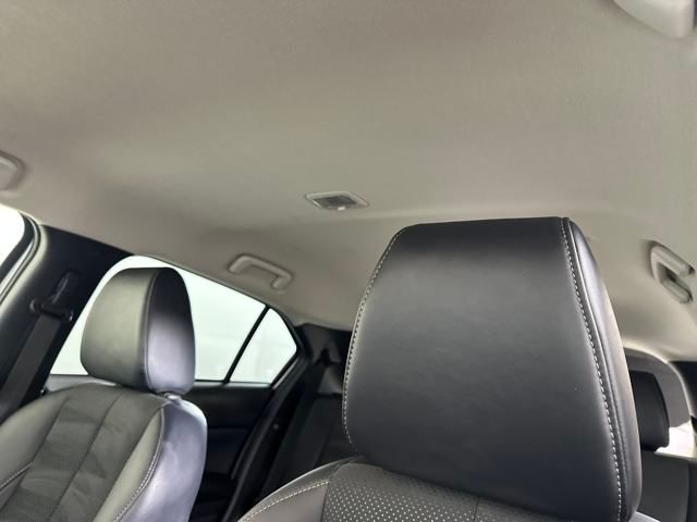 Vehicle image 12 of 27