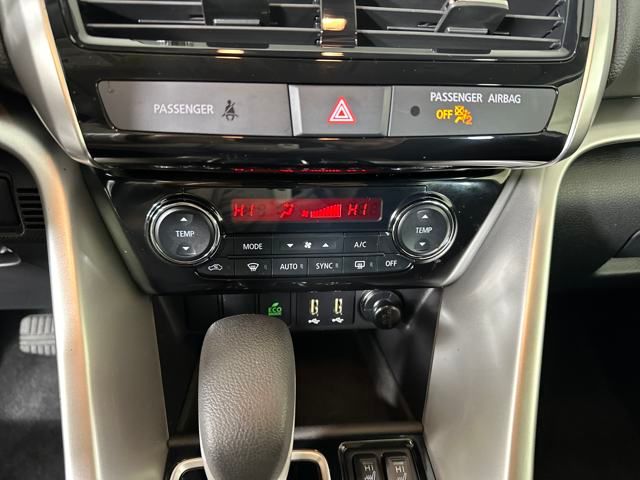 Vehicle image 22 of 27