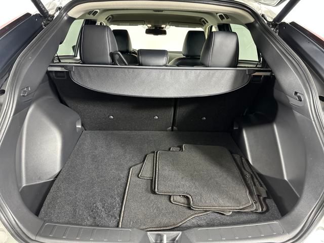 Vehicle image 24 of 27