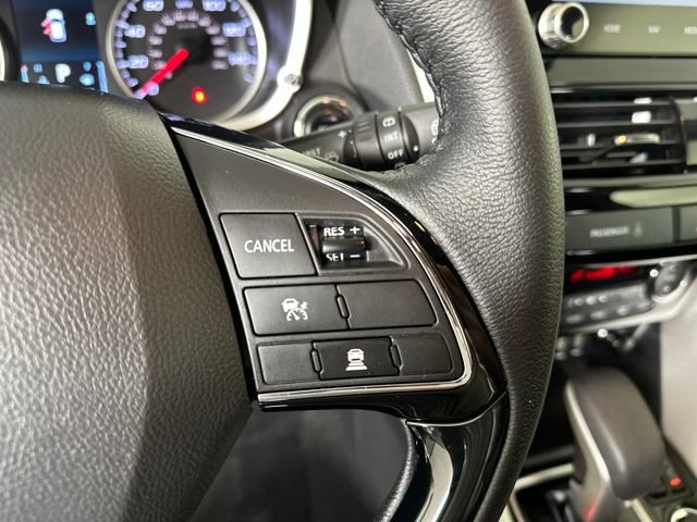 Vehicle image 16 of 27