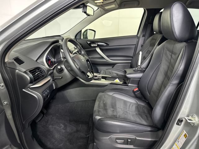 Vehicle image 11 of 27