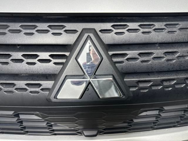 Vehicle image 9 of 27