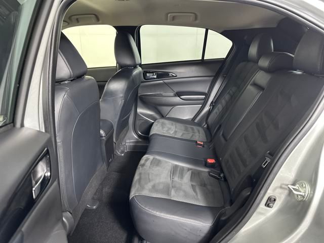 Vehicle image 23 of 27