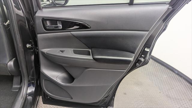 Vehicle image 21 of 37