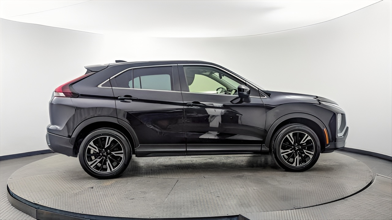 Vehicle image 34 of 37