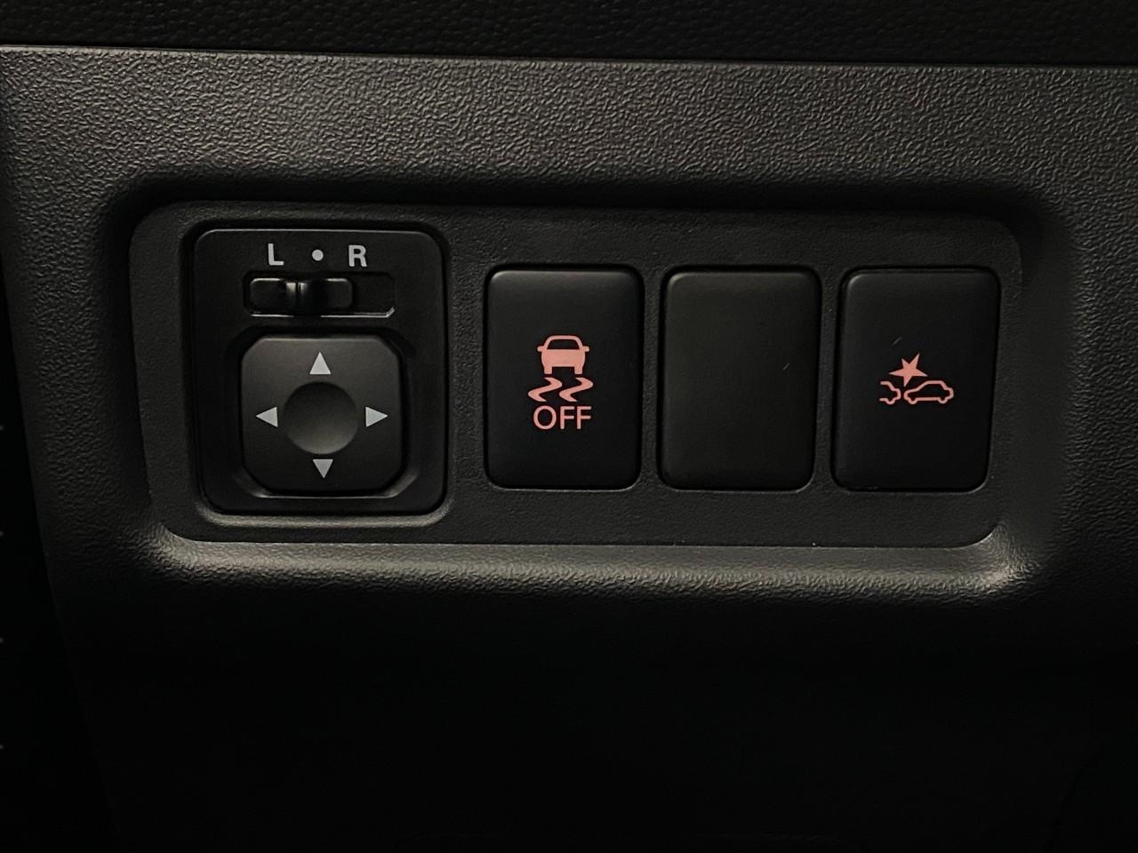 Vehicle image 13 of 27