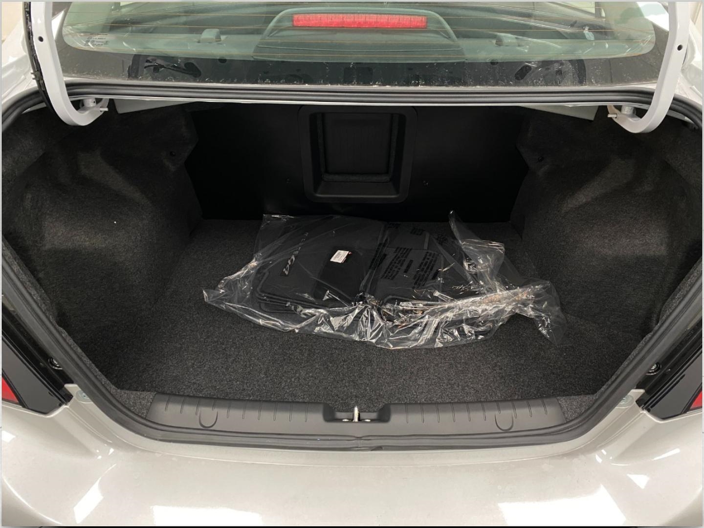 Vehicle image 13 of 25