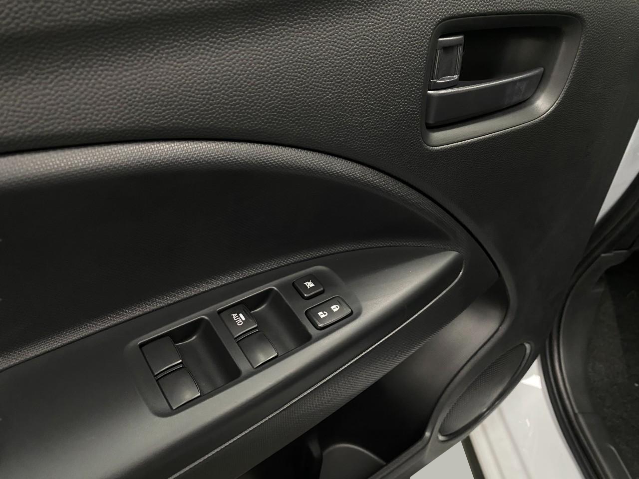 Vehicle image 25 of 27