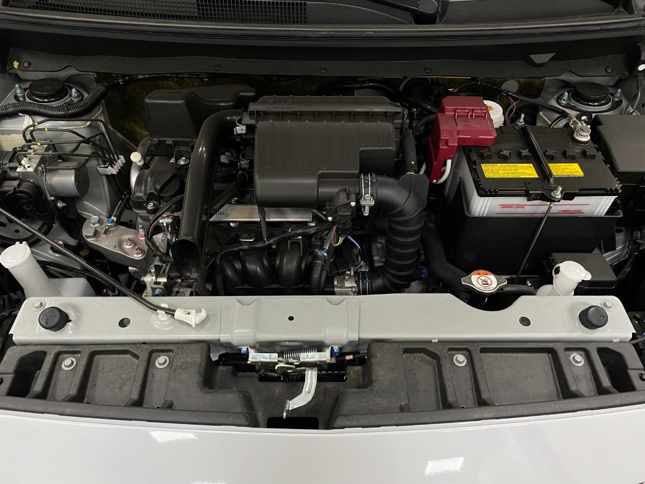Vehicle image 10 of 27