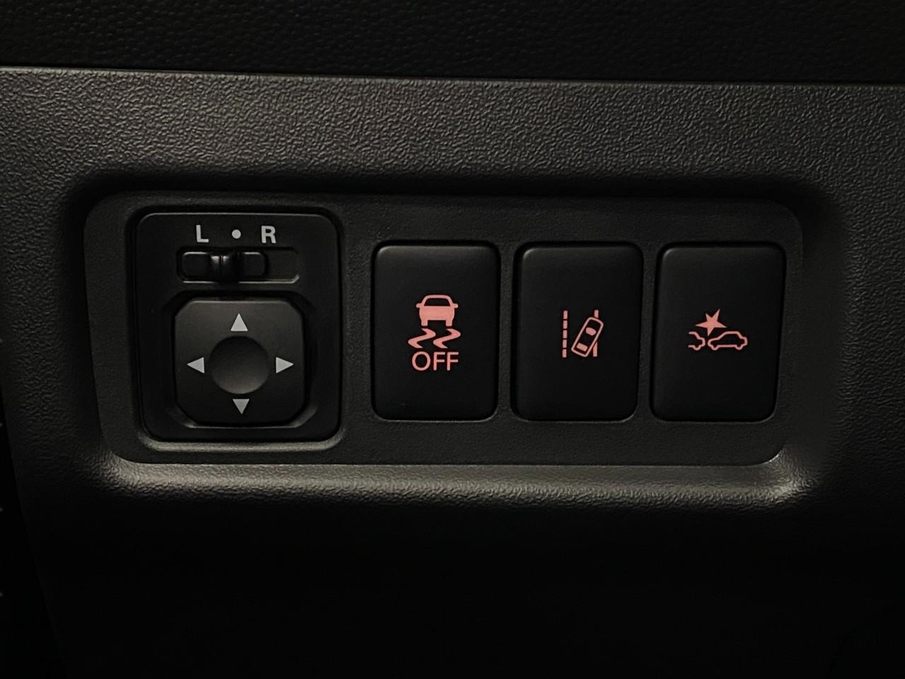 Vehicle image 13 of 27