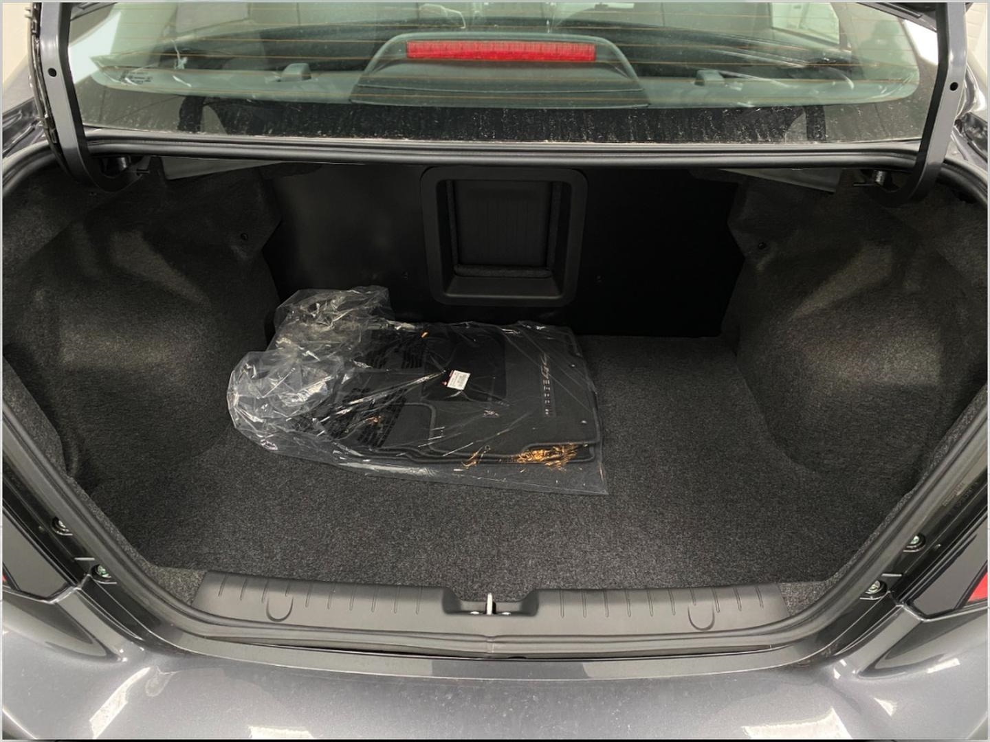 Vehicle image 13 of 25