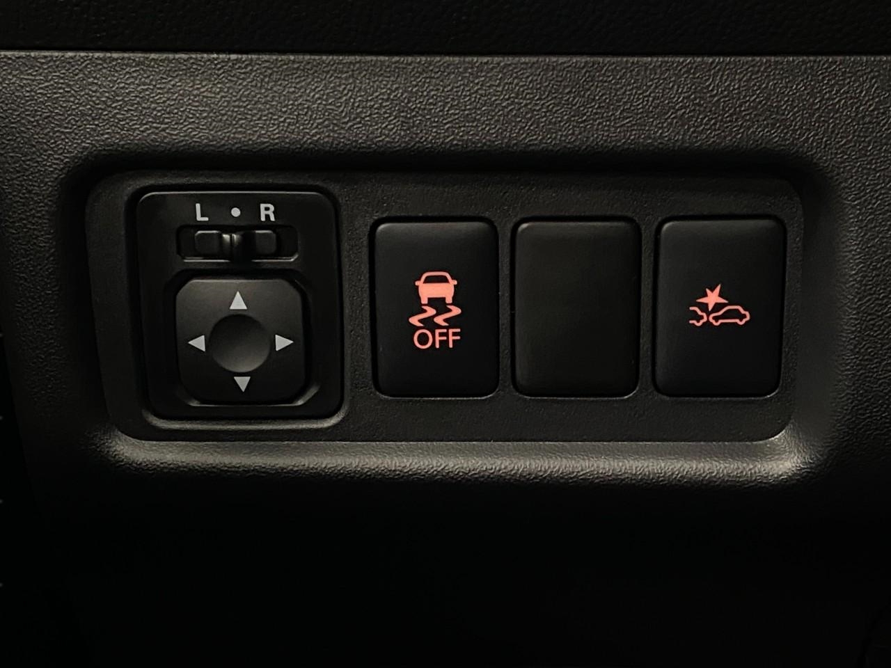 Vehicle image 16 of 25