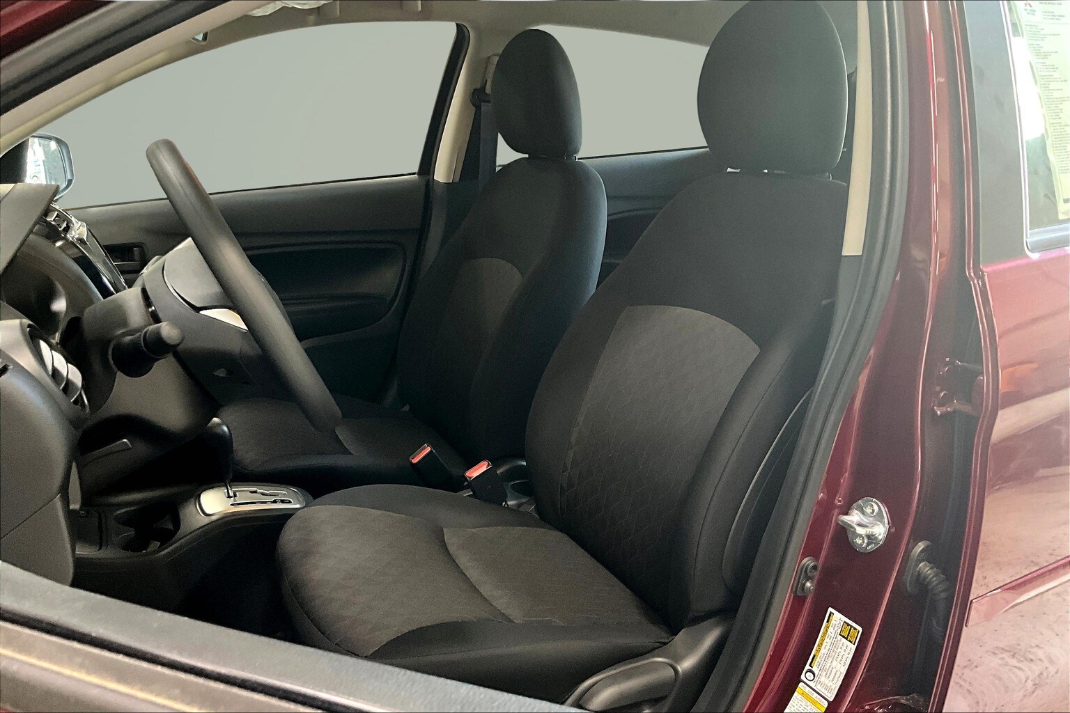 Vehicle image 9 of 14