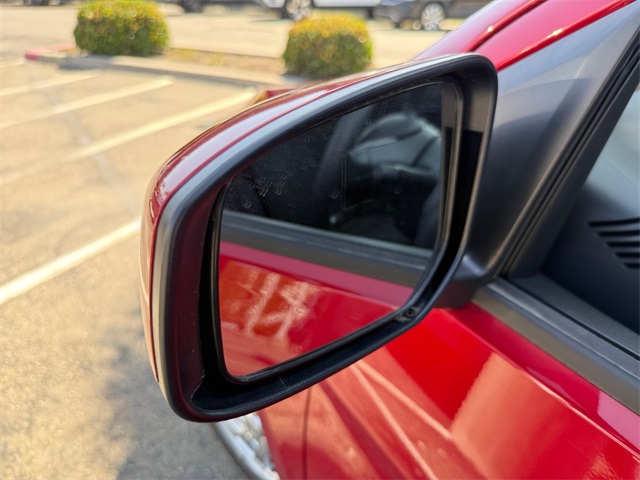 Vehicle image 29 of 32
