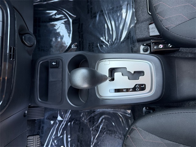 Vehicle image 19 of 32