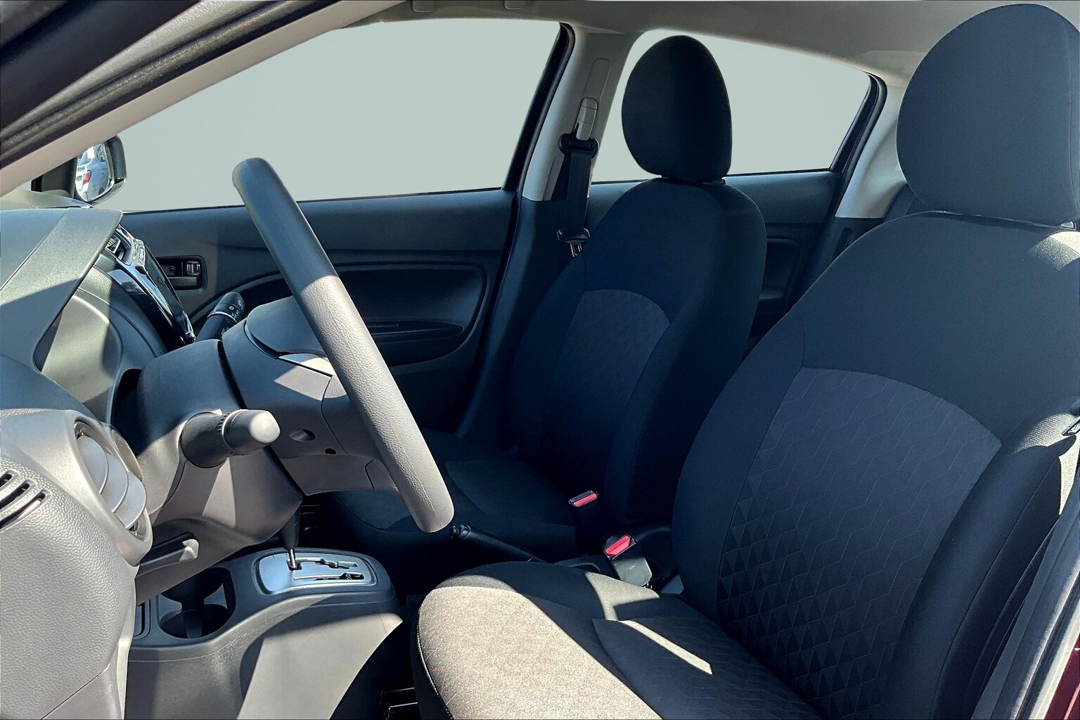 Vehicle image 9 of 14
