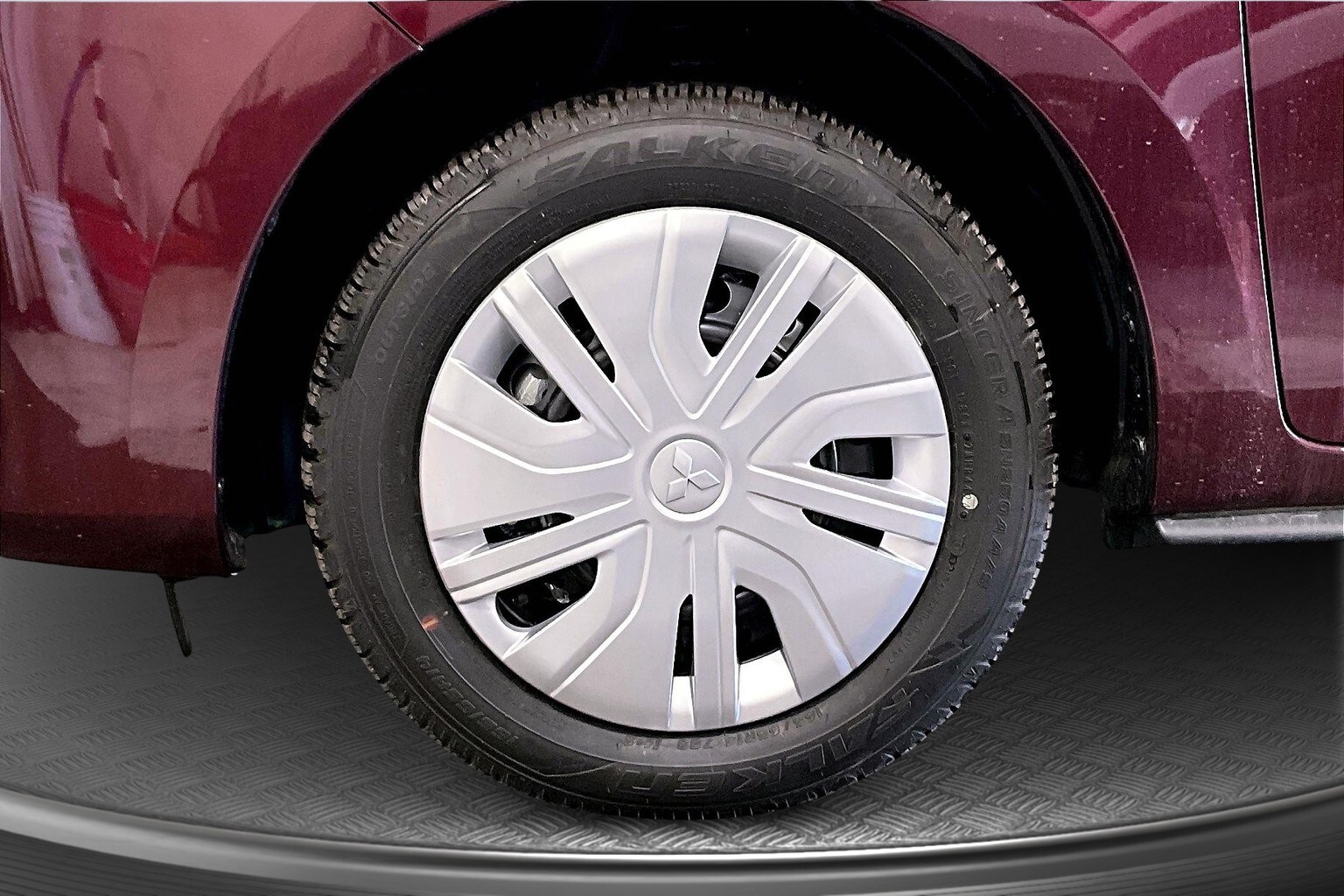 Vehicle image 12 of 14