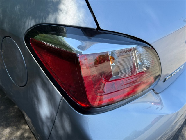 Vehicle image 30 of 32