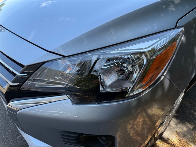 Vehicle image 28 of 32