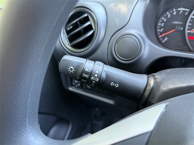 Vehicle image 12 of 32