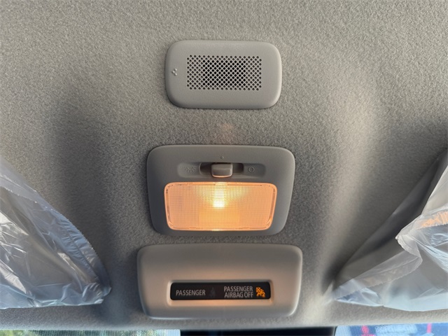 Vehicle image 21 of 32