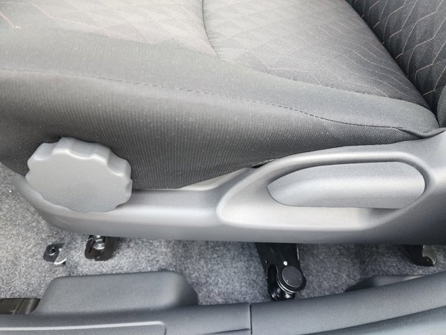 Vehicle image 8 of 18