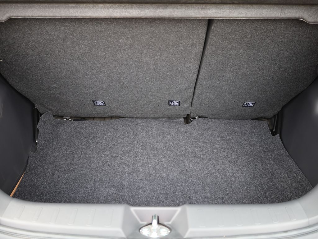 Vehicle image 20 of 39