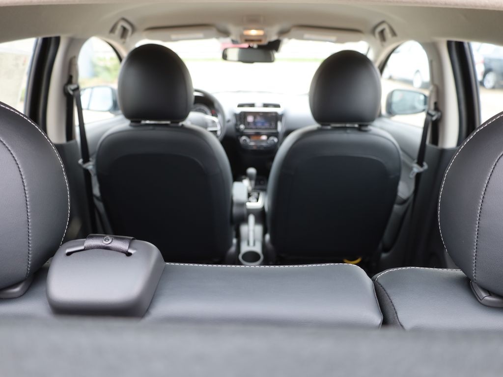 Vehicle image 21 of 39