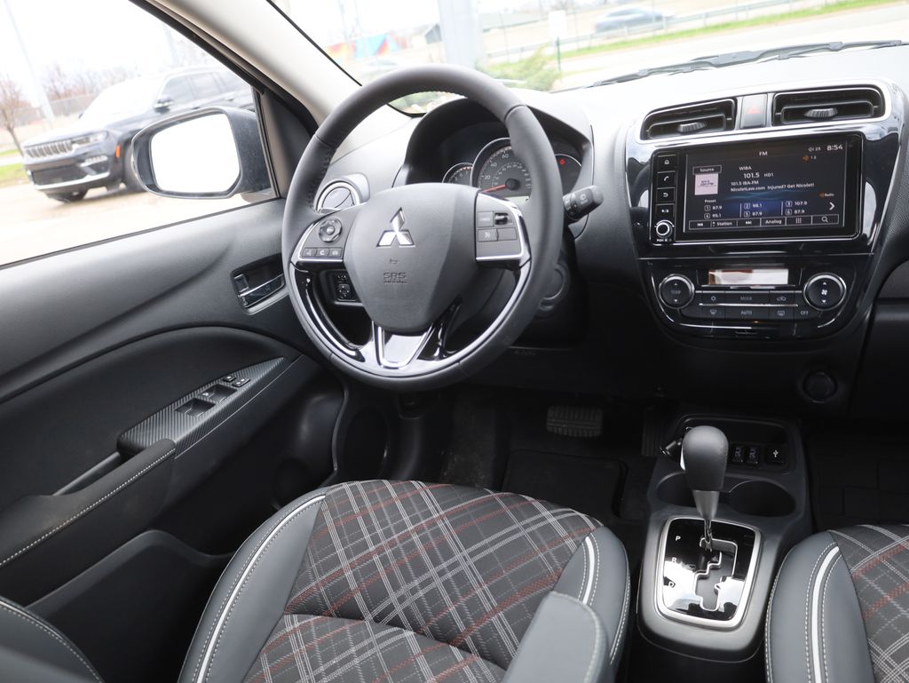 Vehicle image 16 of 39