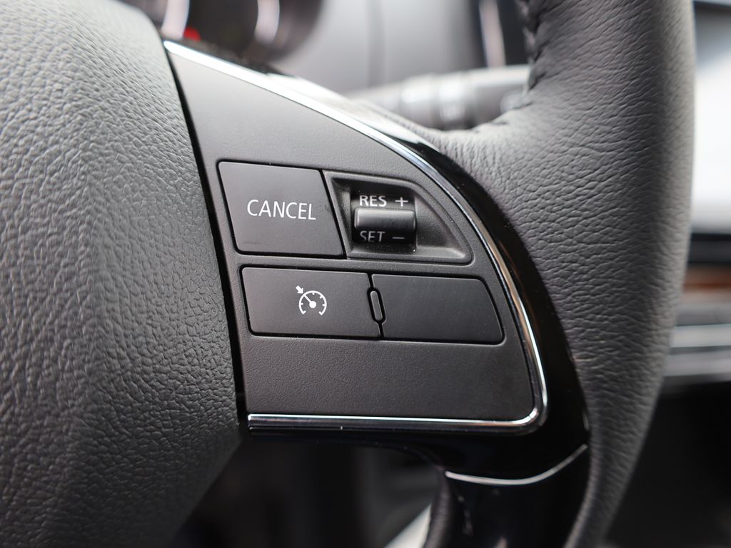 Vehicle image 37 of 39
