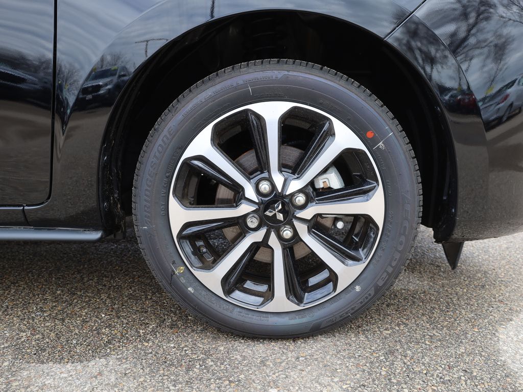 Vehicle image 11 of 39